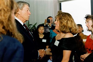 Image description is not available for 1992.216